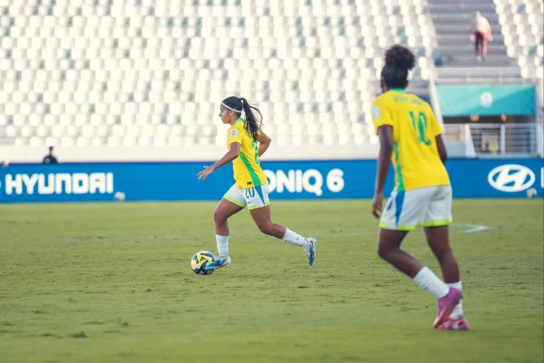 Seleção Brasileira Sub-17 em campo.