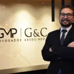 O apito e o preconceito: por que o machismo no futebol exige mais que notas de repúdio